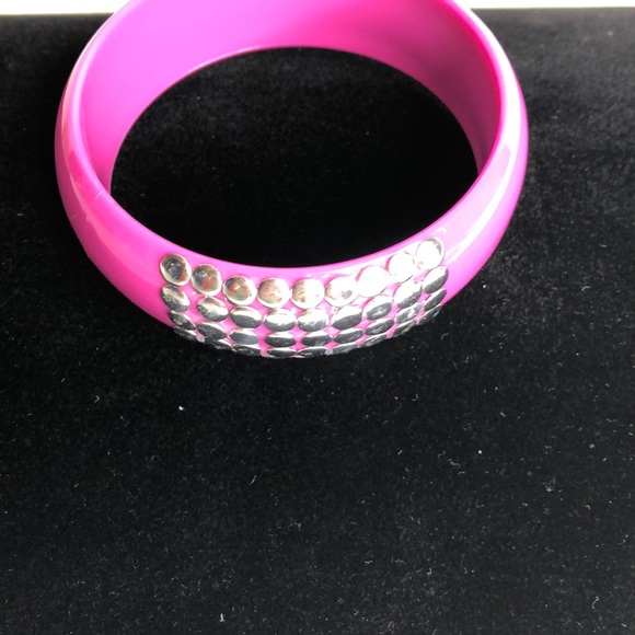 New earrings and bracelet 5/$20❤️ - Picture 2 of 3